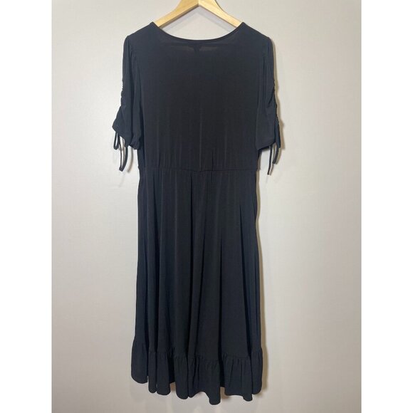 Torrid Size 1X Black Dress Faux Wrap Short Sleeves Ruffle V-Neck Midi Minimalist - Picture 3 of 11